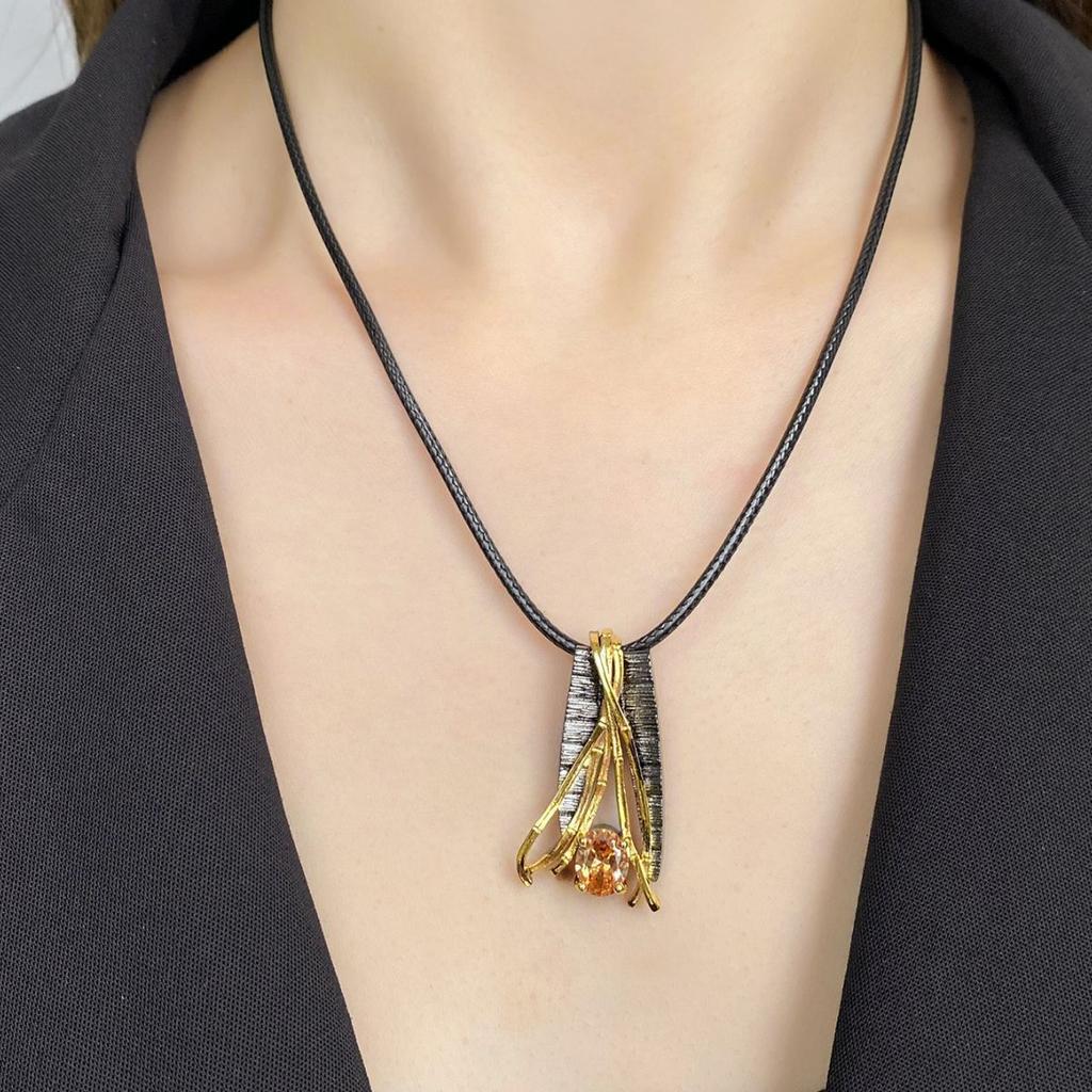 Геометрическое ожерелье с медальоном из черного золота и ожерельем Haute Sens Line Champagne Zircon