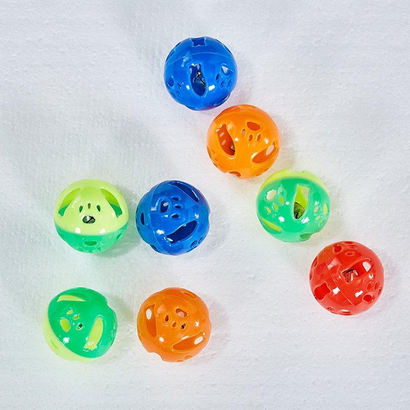 Zooroom | Zabawka Dla Kota | Plastikowa Piłeczka Z Dzwoneczkiem 3,8Cm - Plastikowa Piłeczka Z Dzwoneczkiem (Łapki) 3,8Cm
