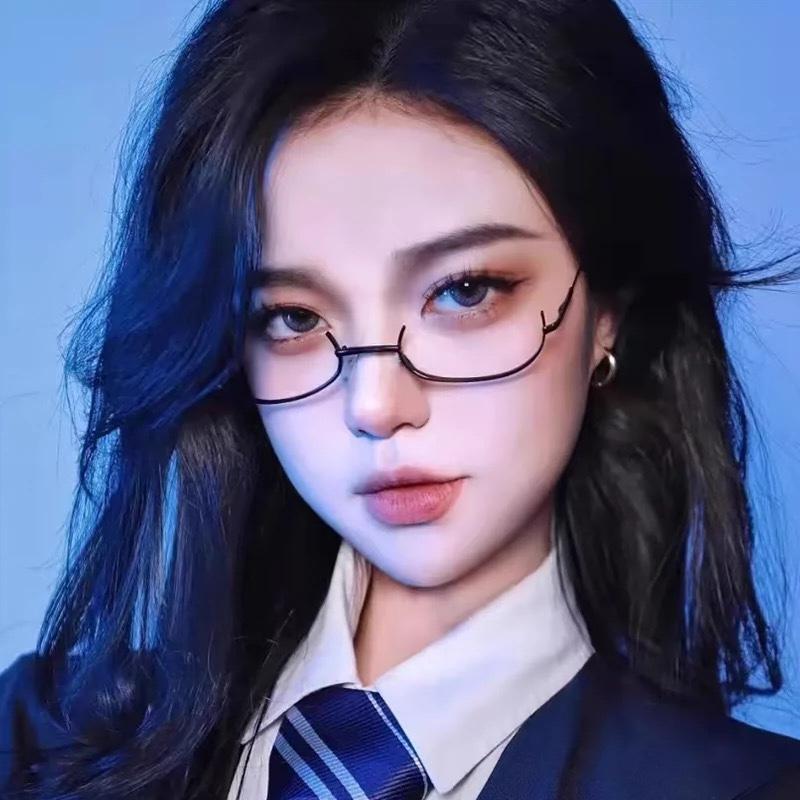 Очки в полуоправе для женщин можно сочетать с оправами в форме овала, простым лицом, декоративными украшениями, оправой для глаз, оправой, приливом, круглым лицом, маленьким лицом.