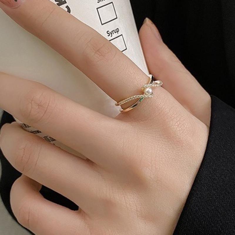 Кольцо с жемчужной дорожкой и бриллиантами, женское, личностное, нишевое, дизайн "легкая роскошь", кольцо на указательный палец, с ароматом "маленькой Франции", кольцо высокого класса, ювелирное изделие