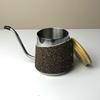 Кофеварка из нержавеющей стали с длинным носиком и ручкой с кожаной изоляцией