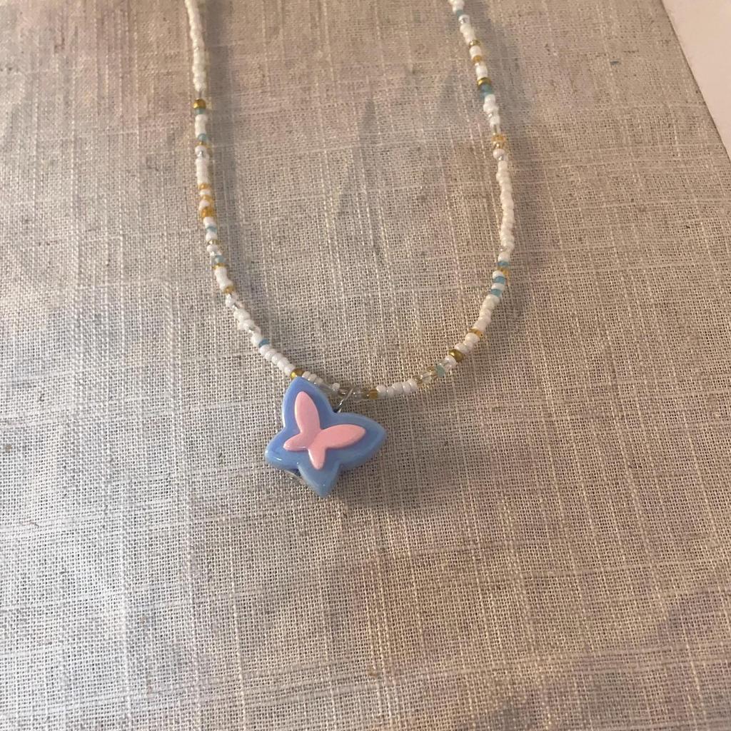 Ожерелье из разноцветных бусин в виде бабочки: Легкая роскошная цепочка на ключицу в стиле Y2K для женщин