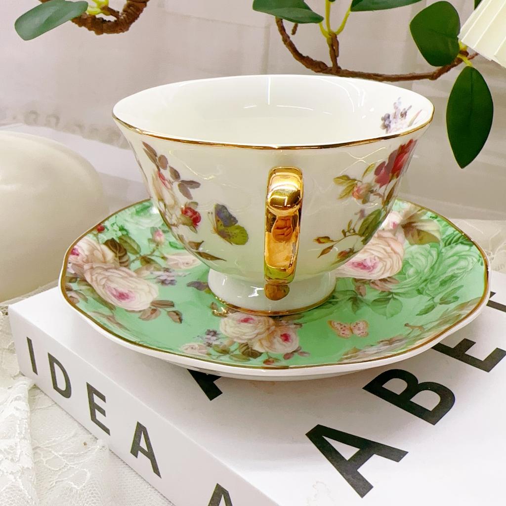 Изысканная керамическая кофейная тарелка в европейском стиле с изображением камелии, набор для послеобеденного чая в подарочной коробке 240 мл