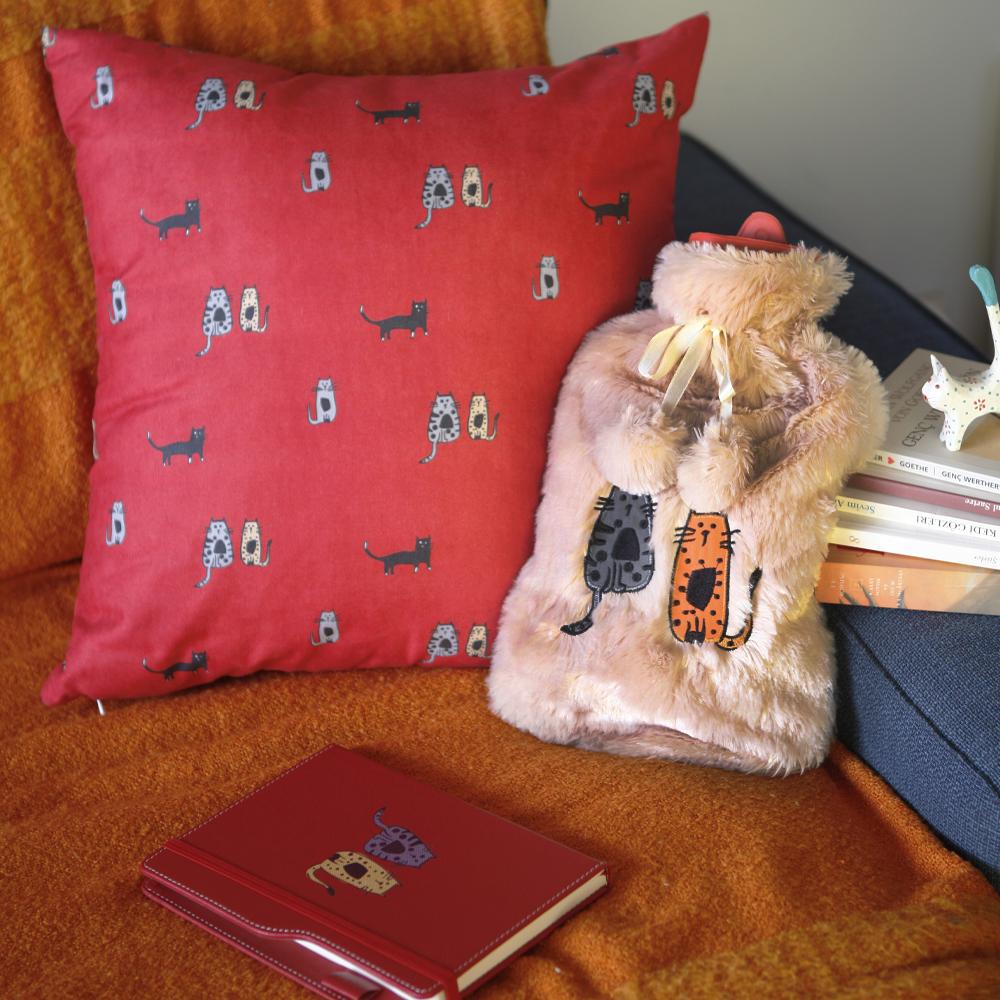 Biggdesign Поилка для кошек с мягким плюшевым чехлом 2 л.