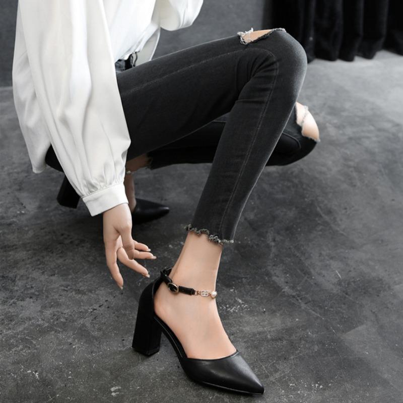 Новые модные универсальные туфли на высоком каблуке с острым носком и толстым каблуком, легкие рабочие сандалии с пряжкой