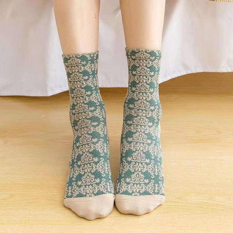5 Pairs Palace Style Retro Relief Women's Mid Tube Socks Elegant Casual Wear