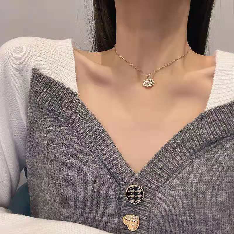 Ожерелье с короной, женское, легкое, роскошное, медное покрытие, слегка инкрустированное бриллиантами, ветер не выцветает, простая, темпераментная модель для друзей