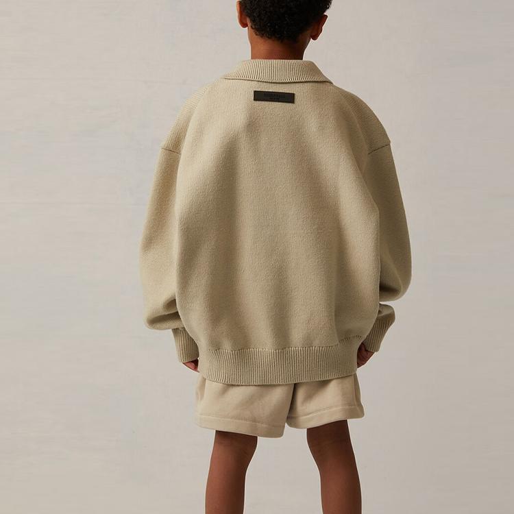 Fear of God Essentials Детская вязаная поло-толстовка с большим E Детские топы Пшеничный FOG-SS22-164