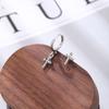 Супер блестящая бриллиантовая серьга-гвоздик в форме креста, простая, ретро, асимметричная, подчеркивающая темперамент, нишевый, креативный дизайн, персонализированные серьги