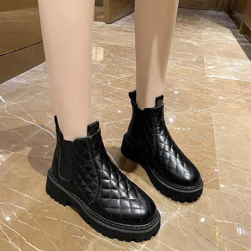 Модные кожаные зимние ботинки для женщин на платформе, меховые ботинки, женская обувь с круглым носком, массивный белый, новинка, зимняя обувь 2024 года