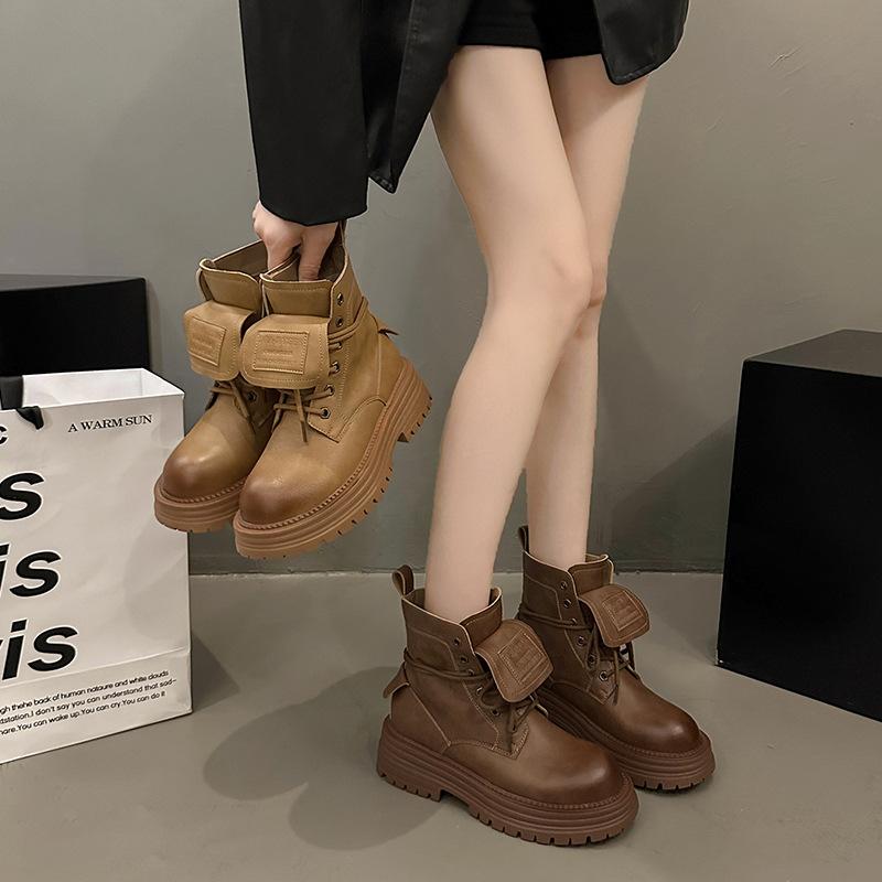 Ботинки Мартин на толстой подошве короткие кожаные женские 2024 новые полированные ретро небольшие с увеличением роста короткие осенне-зимние ботинки цвета ревеня