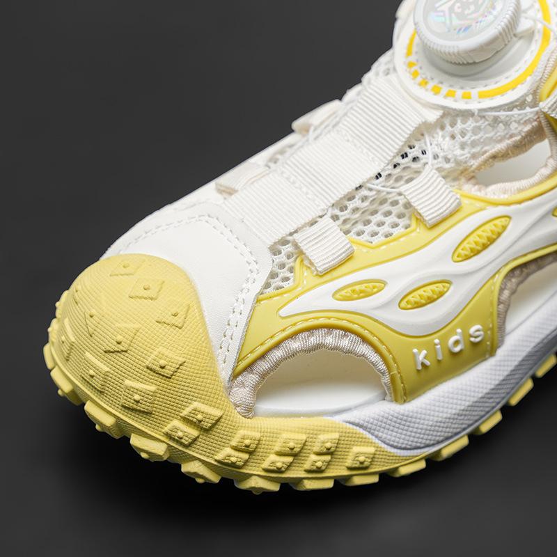 Versatile sandals for kids2026Summer new style boys' soft-soled lightweight rotating buttons38Large size children's beach sandals