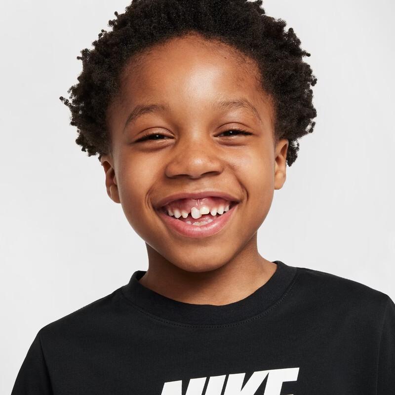 Nike Комплект из футболки и шорт для малыша II6486
