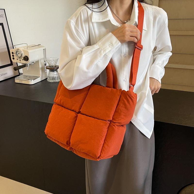 Сумка через плечо для женщин, весенняя мода, хлопковая подбитая сумка, большая вместимость, стеганая сумка-тоут