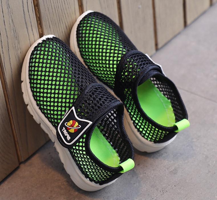 Легкие сетчатые детские кроссовки для мальчиков и девочек с нескользящей подошвой