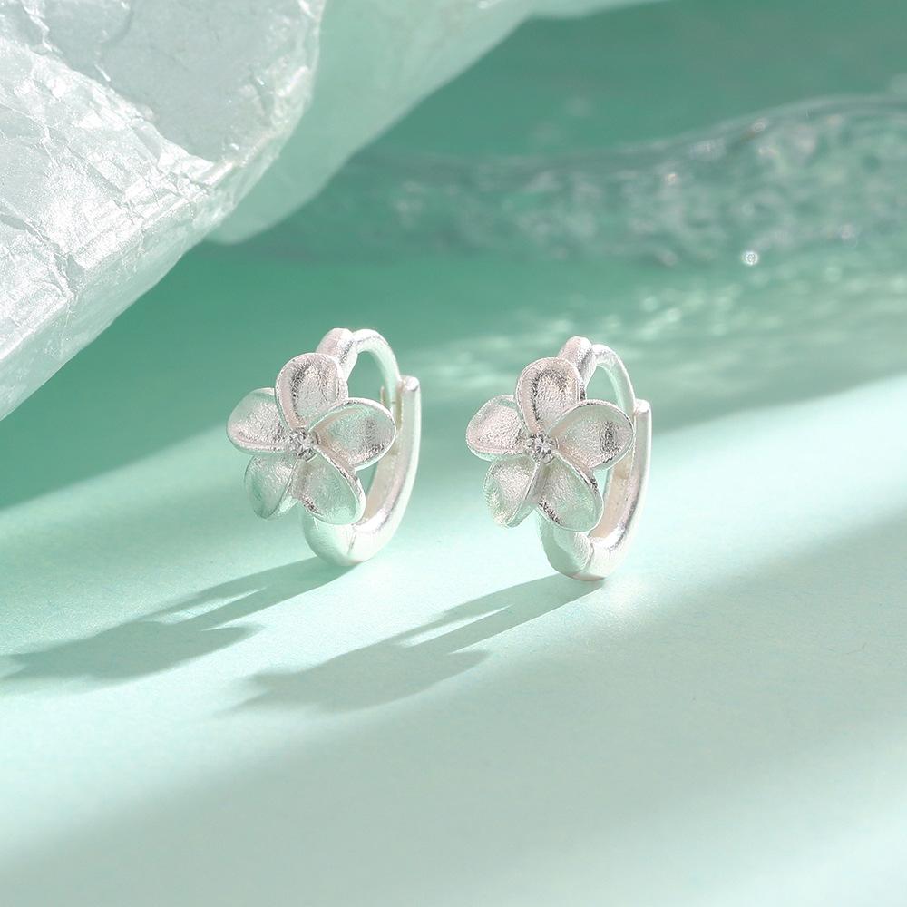 Si Jing Flash Drill Gardenia Ear Buckle Fashion Women'S Earrings Cute Matte Flower Petal Earrings