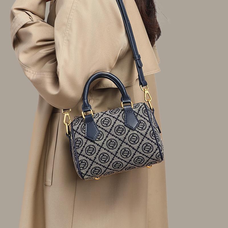 2025 New Women's Bag Autumn Winter Handbag Boston Bag Fashion Versatile Commuter Shoulder Crossbody Bag