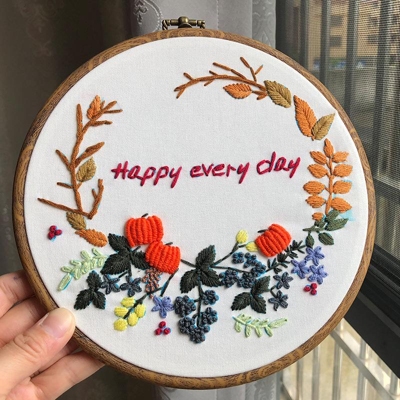 1pc Floral Embroidery DIY Fabric Craft Kit, Creative Craft Sewing Kit