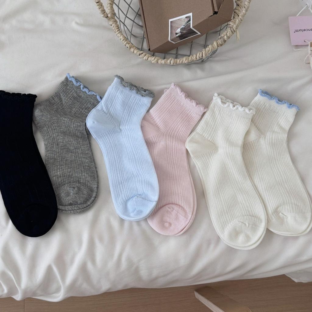 Simple and Versatile Short Socks In Contrasting Colors with Floral Wood, Breathable Mesh Vertical Striped Socks for Women