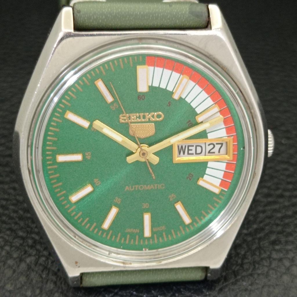 Seiko 5 АВТОМАТИЧЕСКИХ ВИНТАЖНЫХ ЯПОНСКИХ МУЖСКИХ ЧАСОВ ЗЕЛЕНОГО ЦВЕТА a701561-5
