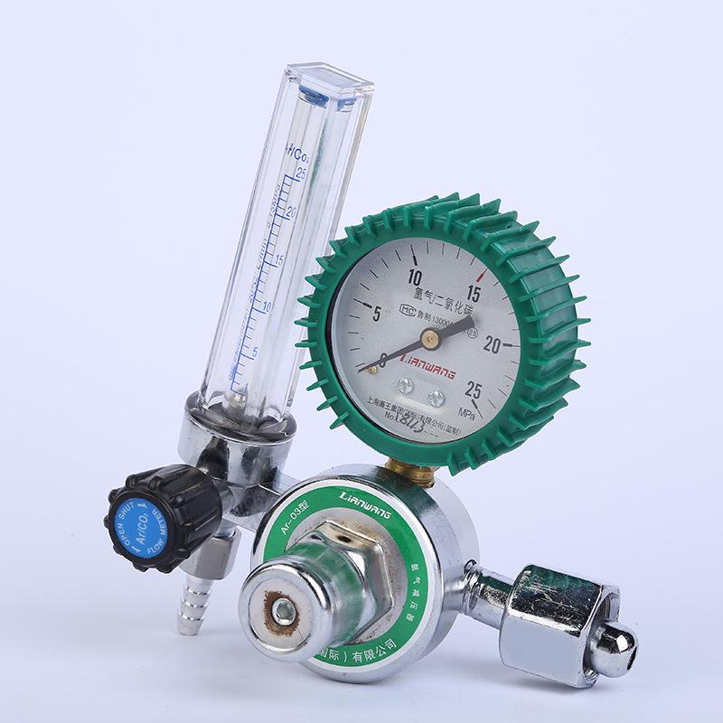 Редуктор давления для кислорода, ацетилена, пропана, аргона, CO2 с манометром в защитном кожухе