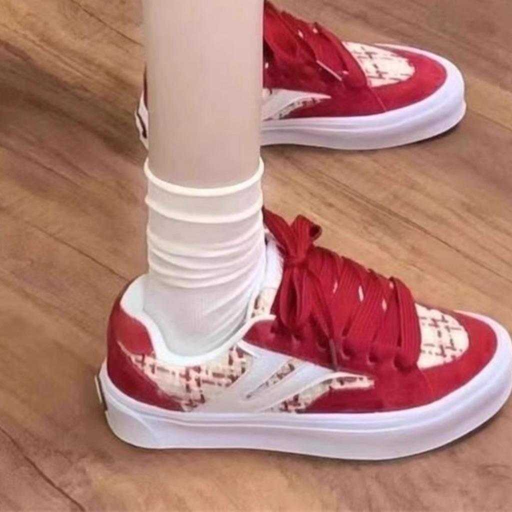 2025 Spring and Autumn New Xiaoxiangfeng Qiandongge Bread Shoes Women's Versatile Platform Casual Retro Sports Skateboard Shoes