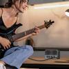 LEKATO Мини-гитара Электрогитара 2 Звука Совместимость с Наушниками Bluetooth Техническое Соответствие AUX Для Дома Японское Руководство По Эксплуатации Включено