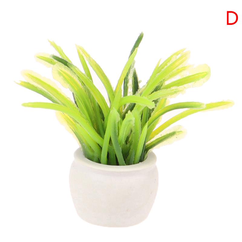 Миниатюра. Цветок в горшке в кукольный домик. 3*2.5 см