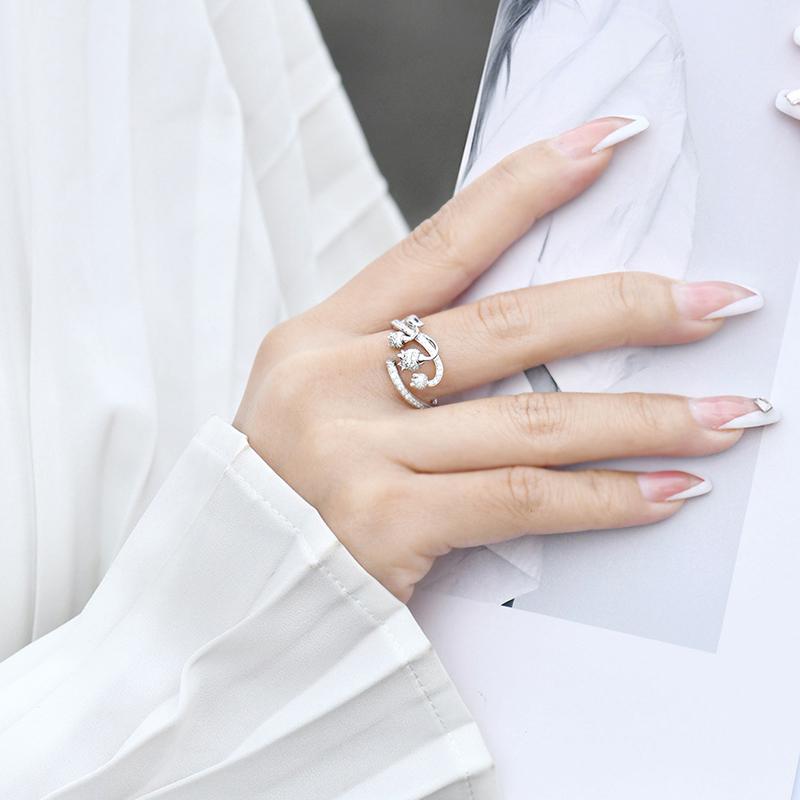 Huitan Aesthetic Flower Adjustable Finger Ring Female Brilliant Zirconia Jewelry for Engagement Ceremony Delicate Accessories