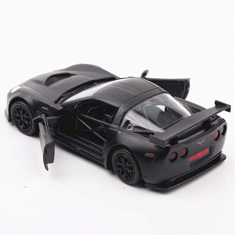1/36 Chevrolet Corvette C6-R Игрушечная модель автомобиля для детей RMZ CiTY Diecast Racing Миниатюрная коллекция с инерционным механизмом Подарок для мальчиков