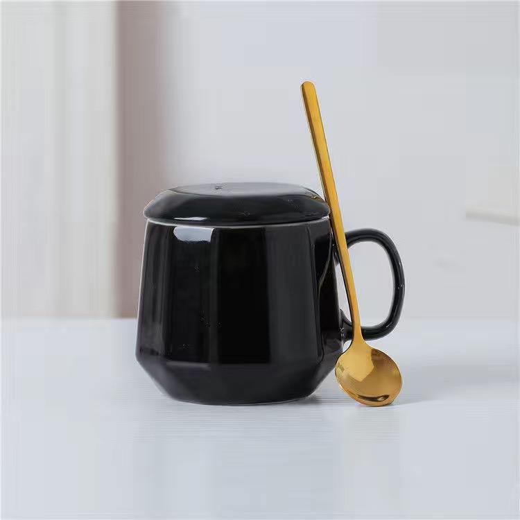 Раскрашенная в скандинавском стиле золотая кружка Кофейная чашка Сплошной цвет Керамическая чашка для воды Кофейная чашка Молочная чашка Чашка для завтрака