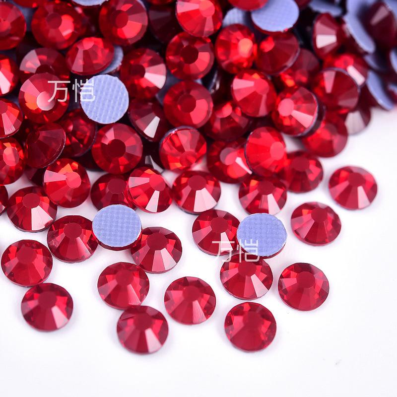 Китай Красный Стекло Горячий Алмаз, Термоплавкий Клей Стразы Diy Одежда Кристалл Ювелирные Изделия Декоративные Красота Креативные Аксессуары