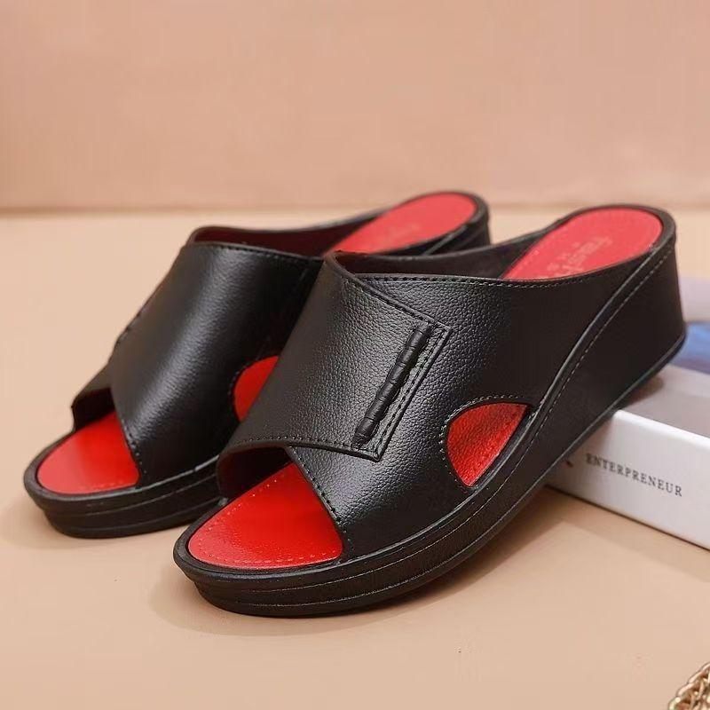 Женские летние новые тапочки с открытым носком на платформе и танкетке, полые тапочки с мягкой подошвой, нескользящие, против запаха, домашние тапочки, уличные тапочки, сандалии