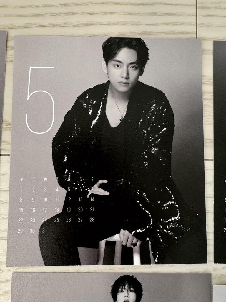 [ИСПОЛЬЗОВАННЫЙ] Официальный календарь BTS 2023 года 2 типа