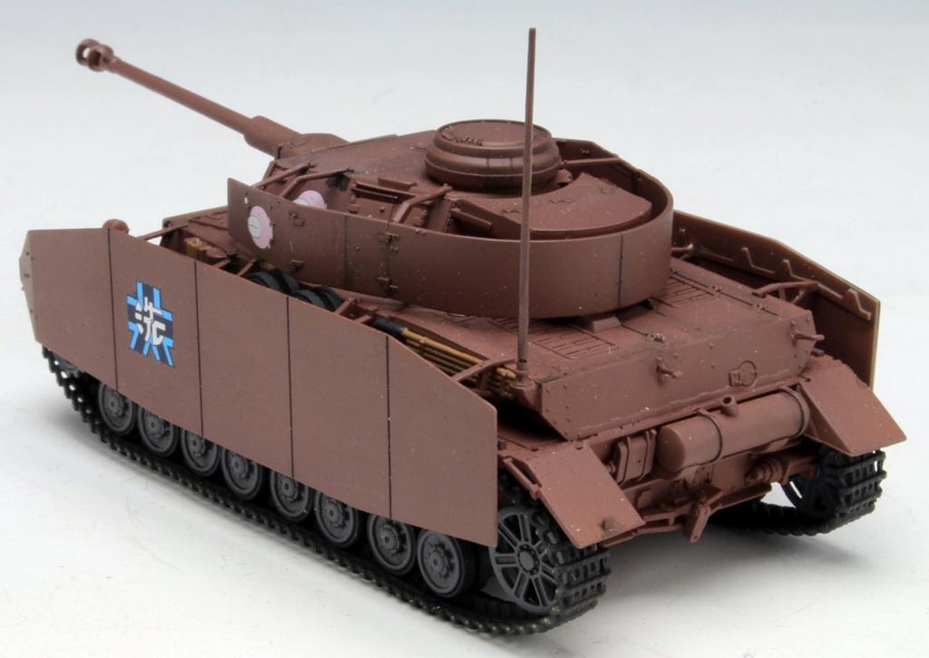 PLATZ Девушки и танки фильм IV Модифицированный танк команды «Рыба-удильщик» Масштабная пластиковая модель и D-тип (Спецификация H-типа) 1/72 GP72-4