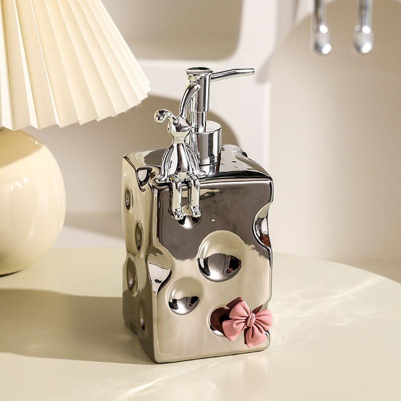 Бутылка для лосьона в европейском стиле с бантом, 600 мл, контейнер для хранения в виде кролика, бытовая бутылка с разделителем для шампуня и геля для душа, аксессуары для ванной комнаты