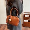 Exquisite Retro Large-capacity Bag Women's 2025 New Commuter Portable Pillow Bag Single Shoulder Tote Bag