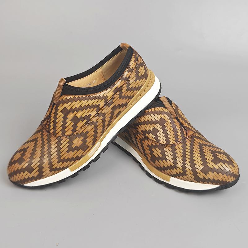 Новые стильные мужские мокасины для отдыха на природе из натуральной коровьей кожи ручной работы для повседневной ходьбы, летние туфли без застежек с острым носком для мужчин