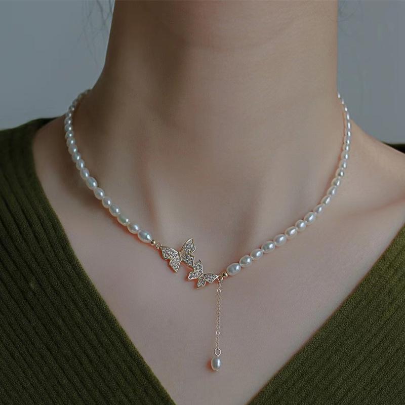 Artificial Pearl Necklace Butterfly Pendant Elegant Temperament Female Choker Clavicle Chain