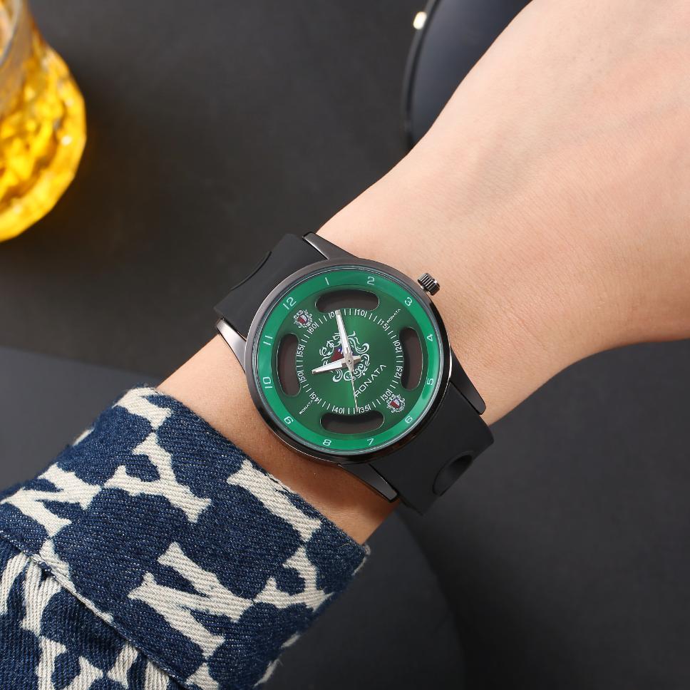 New Fashion Top Luxury Watches For Man Casual Quartz Watch Men Sports Silicone Watches Reloj Hombre Male Military Wrist Watch
