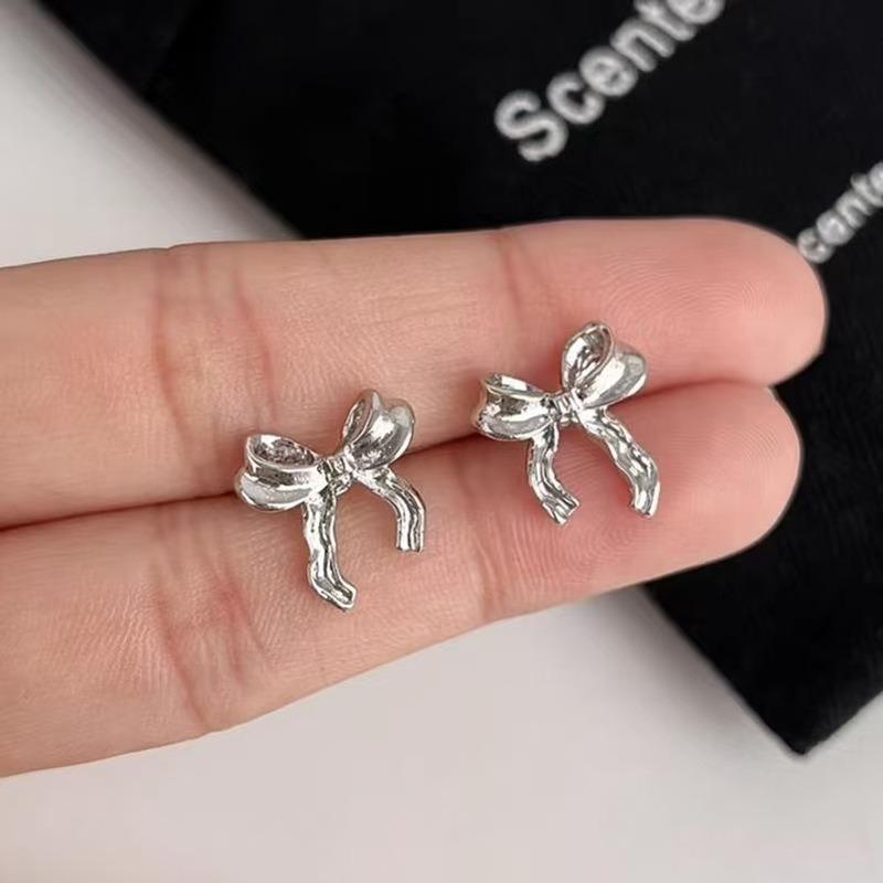 Серьги для проколов мочек ушей, Маленькие серьги-гвоздики для женщин, Простые, Милые, Маленькие и Свежие Серьги, Нишевый Дизайн, Универсальные Серьги