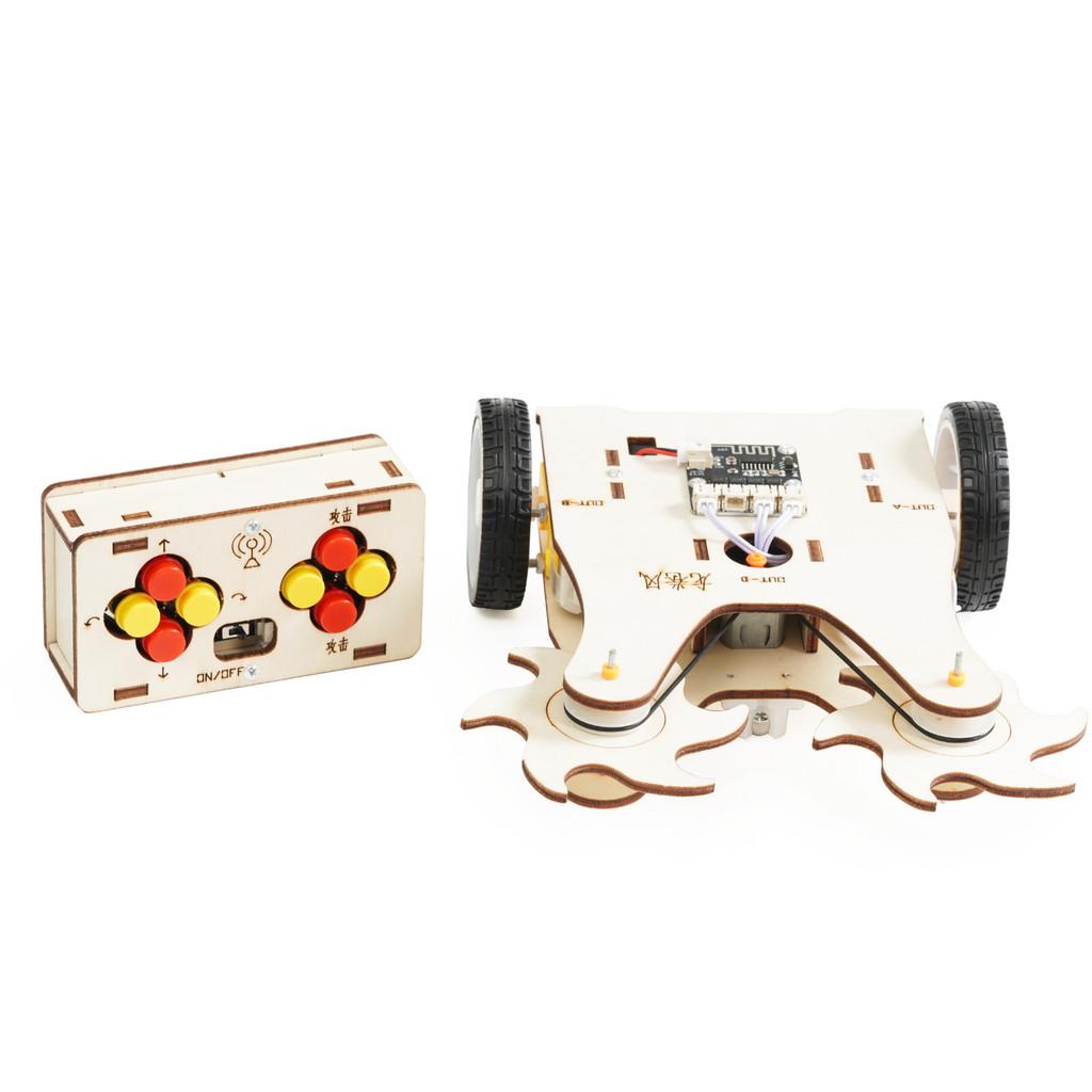 Remote Assembled Wooden Controlled Combat Vehicle With Large Sawtooth Set Toy