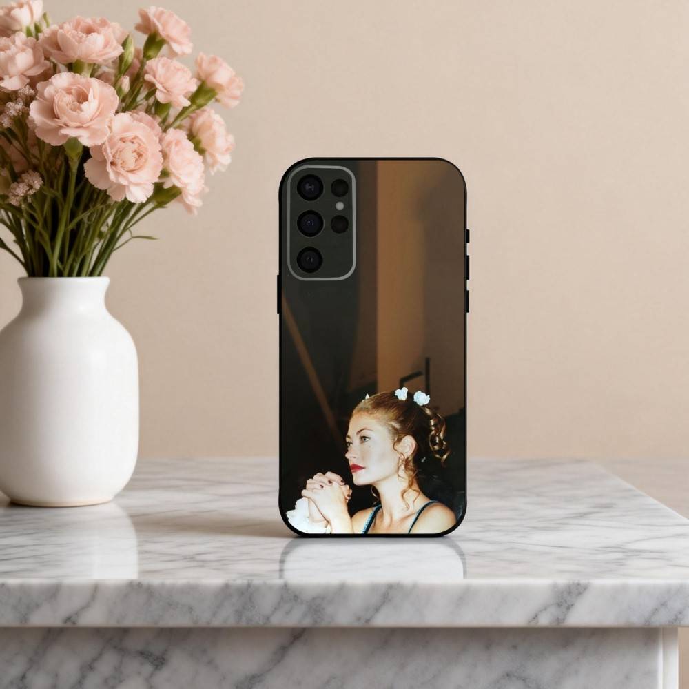 R-Rebecca G-Gayheart Actress Phone Case For Samsung S25,S24,S21,S22,S23,S30,Ultra,S20,Plus,Others Soft Black Case