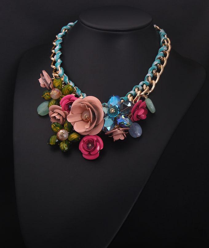 Crystal Short Gemstone Flowers Colored Clavicle Necklace Woven Womens Accessories