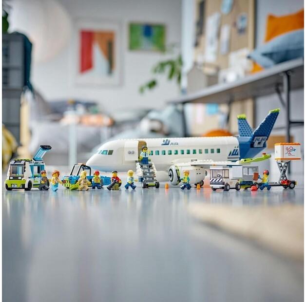 LEGO City 60367 Пассажирский самолет