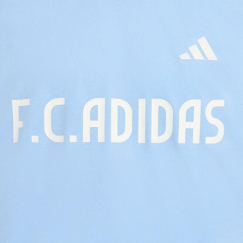 adidas Унисекс поло с принтом в виде футбольного мяча и тремя полосками