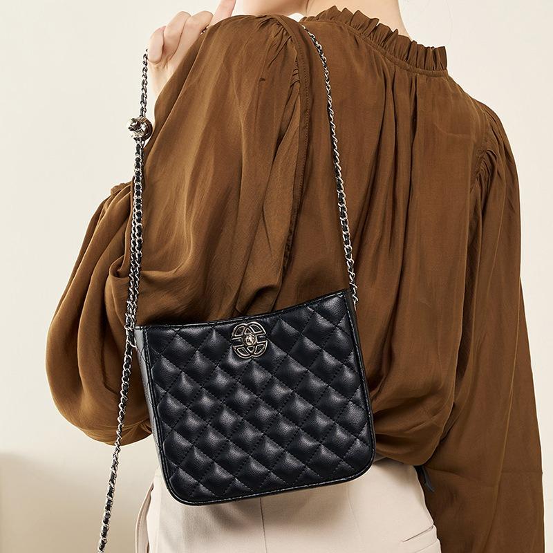 Yan New Commuter Chain Bag Bucket Bag Small Square Bag Leather Shoulder Bag Premium Women's Bag Crossbody