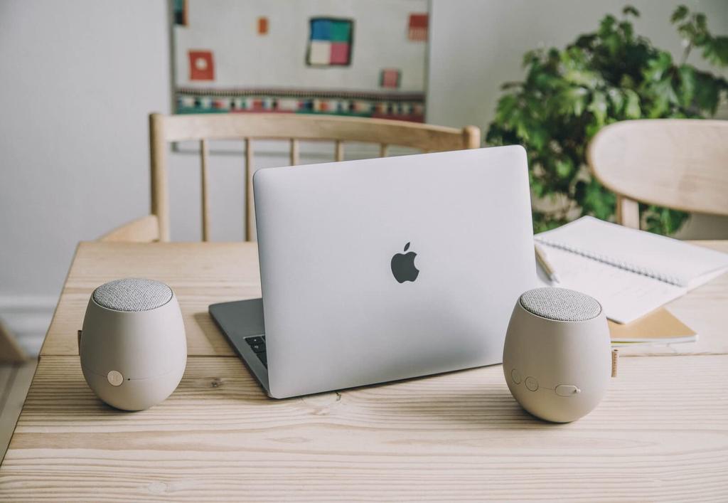 Беспроводной портативный динамик KREAFUNK aJAZZ Qi с защитой от воды уровня IPX5 TWS Возможность подключения 2 устройств одновременно Зарядка SDG IVORY SAND