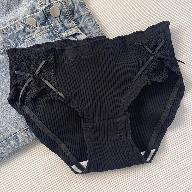 Elegant Lace Underwear for Women Made of Pure Cotton Cute Comfortable Threaded Bow for Girls with Black Fungus Edges Mid Waist Underwear Panties