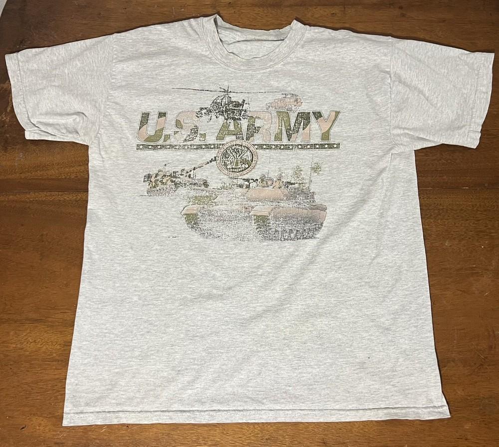 Vintage United States Army Graphic Camo T-Shirt Distressed Faded Grunge 00s Era Unisex T-Shirt